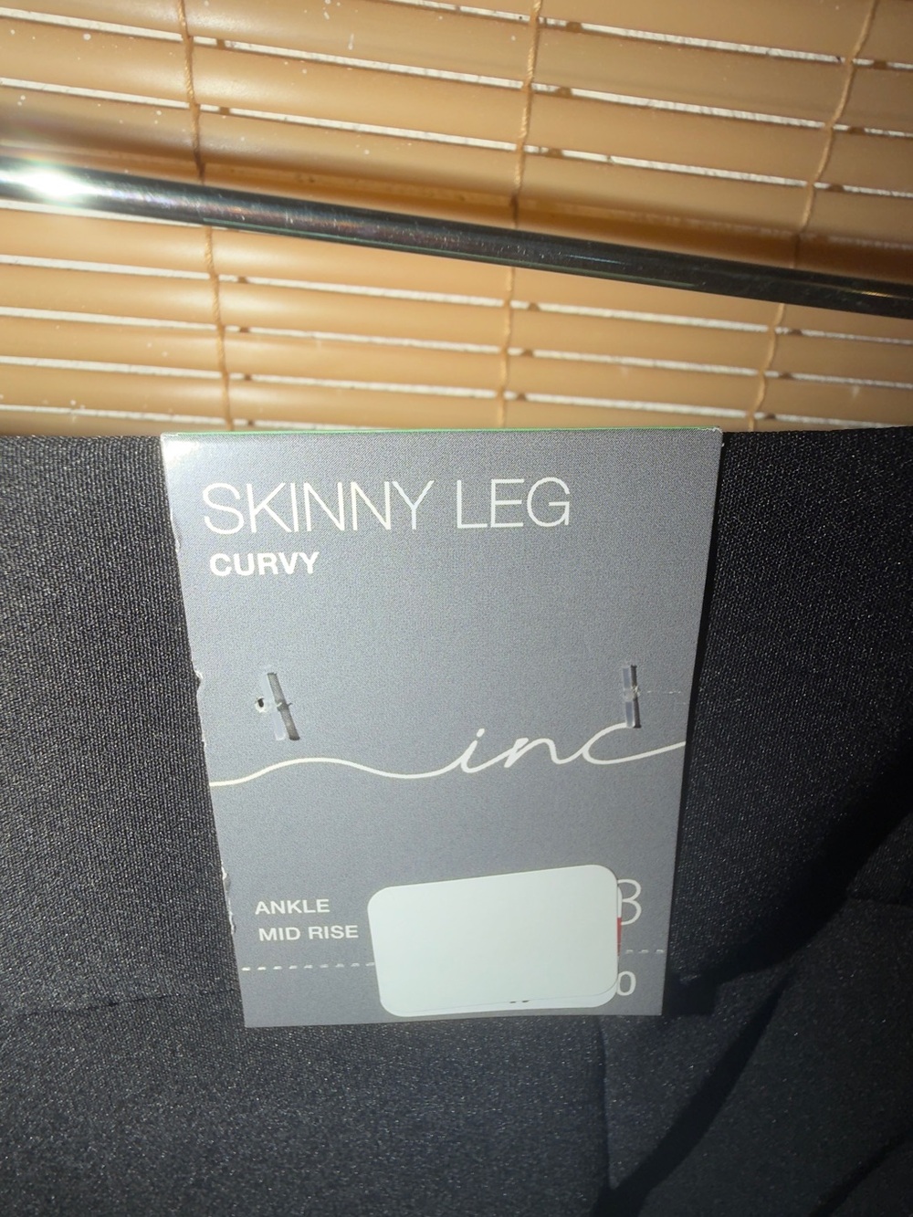 Skinny Leg Curvy Ankle - Black